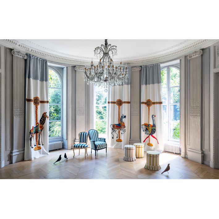 LA GIRAFE DU CARROUSEL 